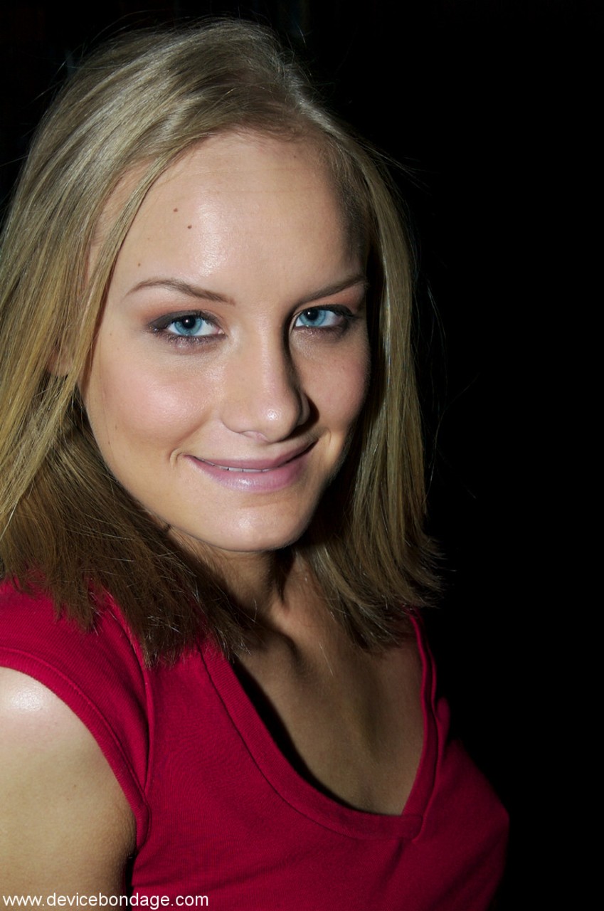 Leah Wilde Full Size